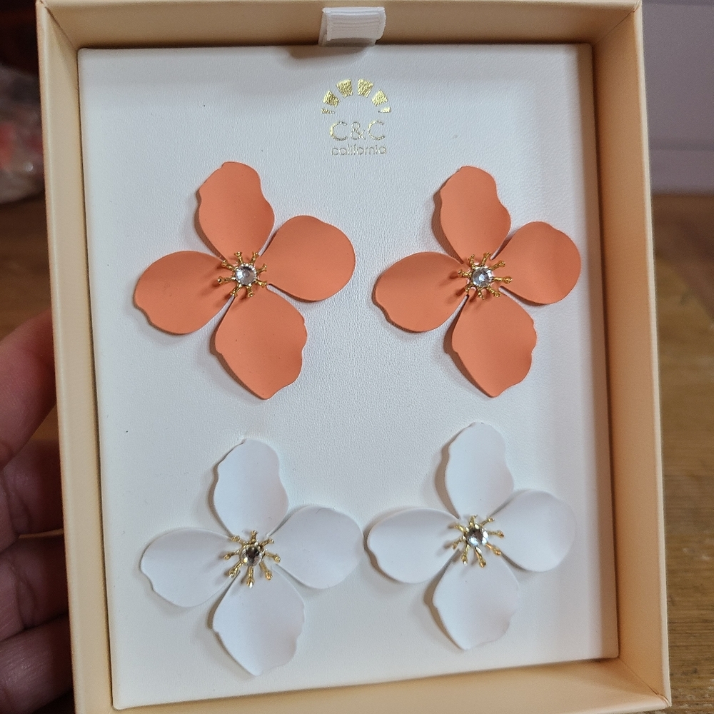 C&C California Flower Earrings 2 pairs